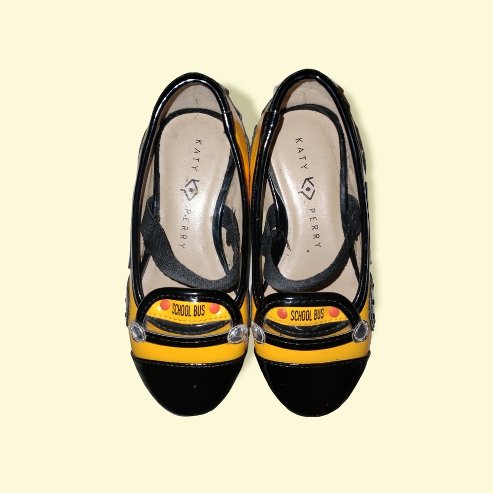 Katy Perry School Bus Toddler Size 5 Ballet Shoes. Adorable! Excellent!